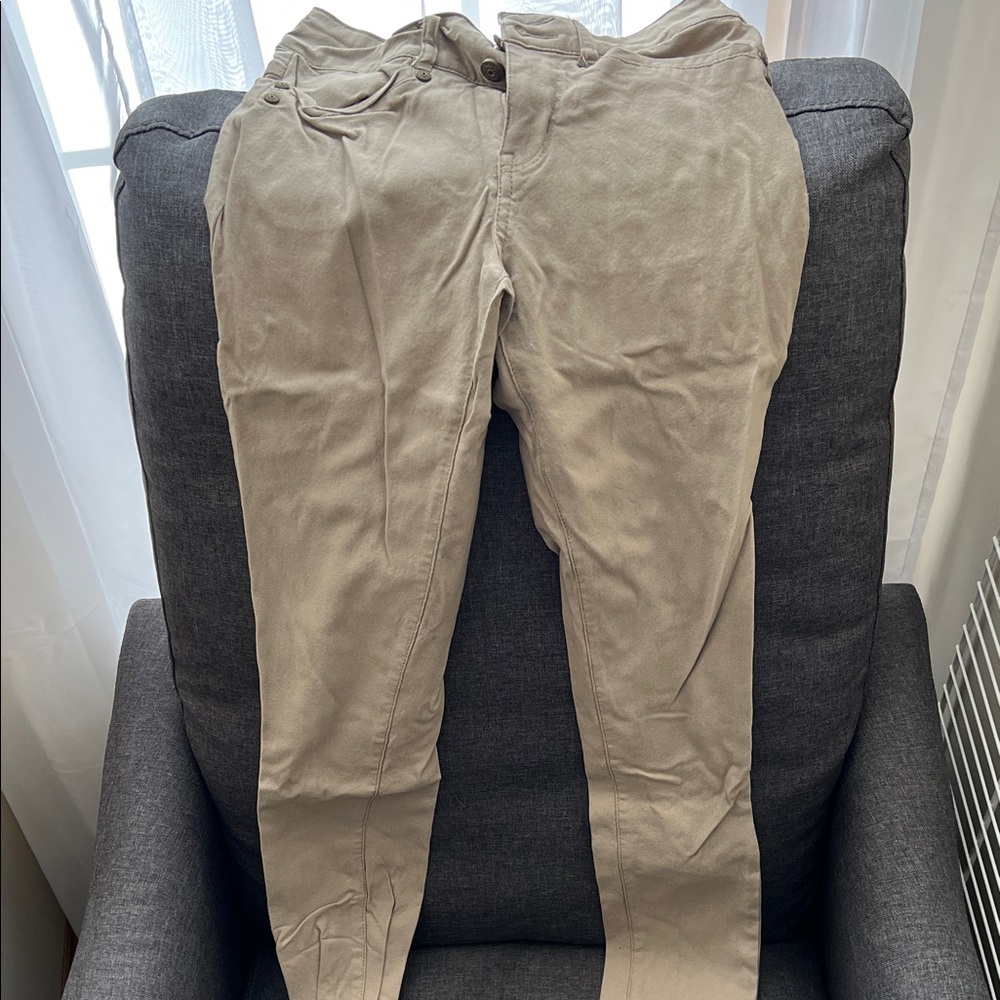 Women’s skinny low rise khakis